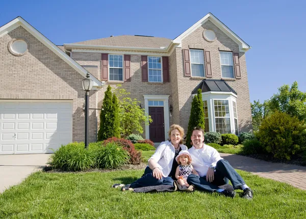 Familia en casa — Foto de Stock