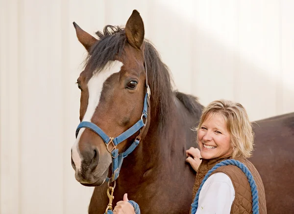 Woman and Horse — Stock Photo, Image