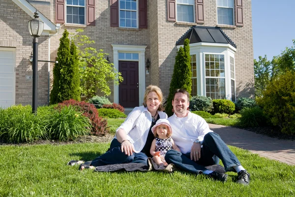 Familie zu Hause — Stockfoto