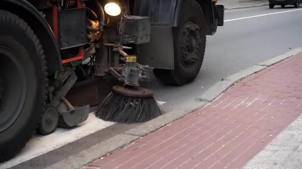 Máquina Barrendero Limpia Calle Ciudad Con Cepillos Equipo Para Limpieza — Vídeos de Stock