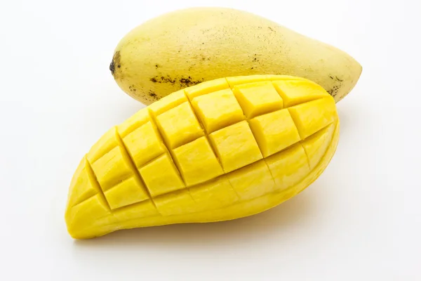 Mango auf weißem Hintergrund — Stockfoto