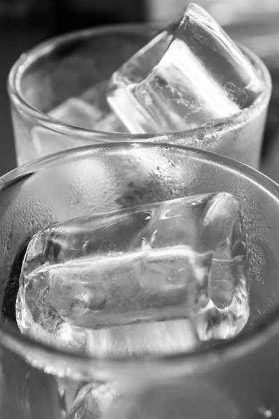 Ice in tumbler — Stock Photo, Image