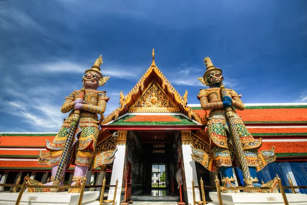 Giant in Wat Phra Kaew — Stock Photo, Image