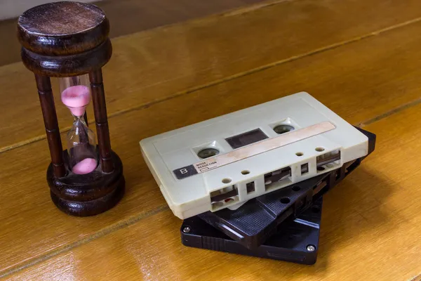 Zandloper en cassette. — Stockfoto