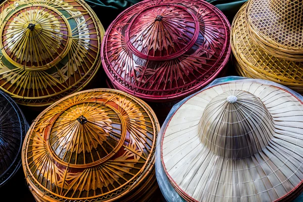 Chapeaux en bambou artisanat . — Photo