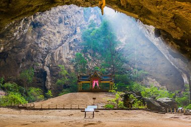 Phraya nakorn Mağarası.