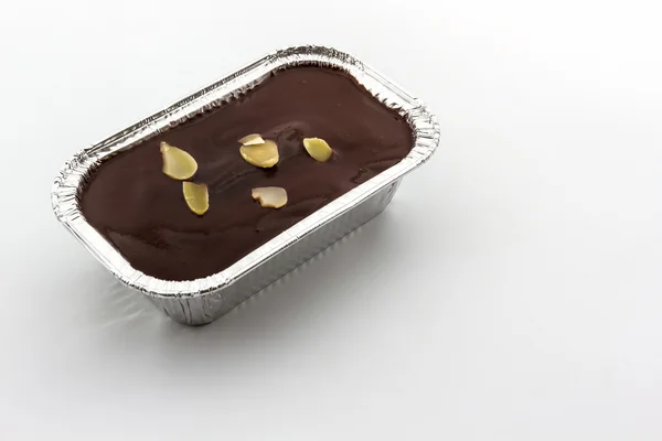 Folie doos van chocolade cake — Stockfoto