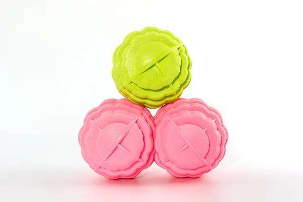 Kolorowe pranie piłki, piłki z tworzywa sztucznego. — Zdjęcie stockowe