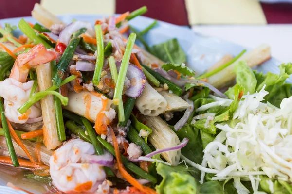 Spicy seafood salad with vegetables. — Stock Photo, Image