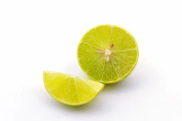 Taze limon dilimleri. — Stok fotoğraf