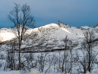 Norveç'in kuzeyinde dağlar.
