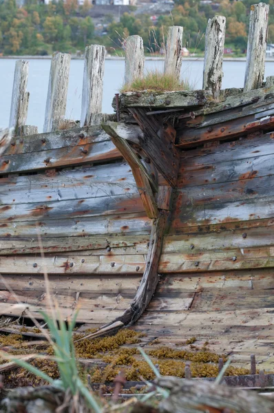 Restes du vieux bateau en bois — Photo