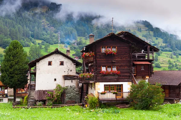 Evolene, İsviçre eski evleri