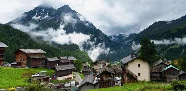 House in the beauty of St Moritz, engadin valley . La Sag — Stock Photo, Image