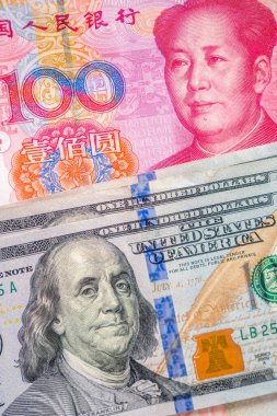 Dolar, Yuan ve başka bir para birimi.