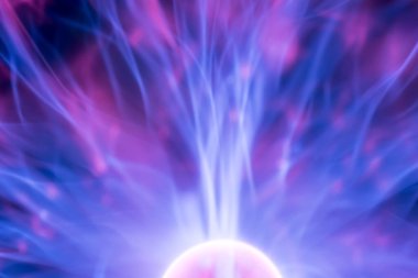 Siyah arkaplanda Plasma Işık Topu