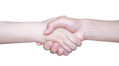 Beyaz arka planda bir adam kadınla tokalaşıyor.