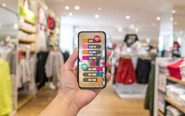 Artar reality pazarlama. Akıllı telefon kullanım bilgilerini denetlemek için Ar uygulama tutan el