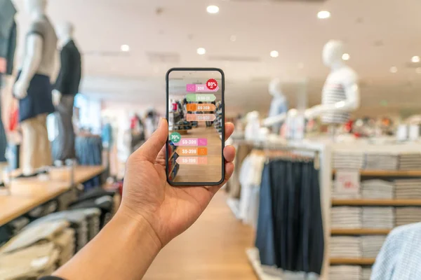 Artar reality pazarlama. Akıllı telefon kullanım bilgilerini denetlemek için Ar uygulama tutan el