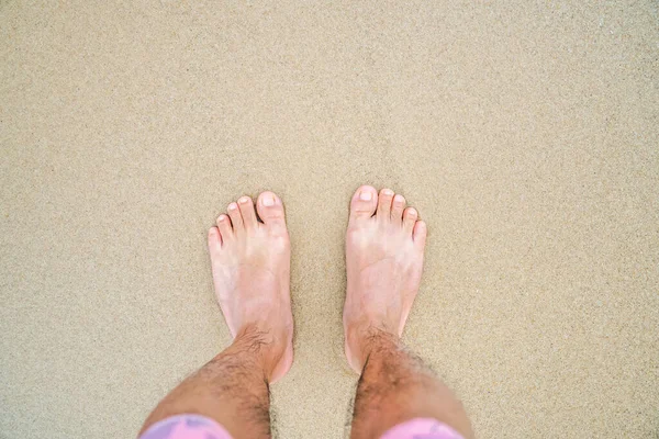 Blote Voeten Het Gele Schoon Strand — Stockfoto