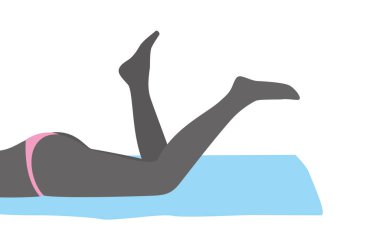 Seksi kız bacak serisi, havlunun üzerinde yatan kadın.