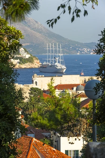 Loď na kotvu, Dubrovník, Chorvatsko — Stock fotografie