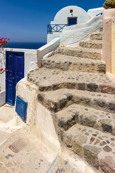 Traditional blue and white buildings of Santorini, Greece — Stock Photo, Image