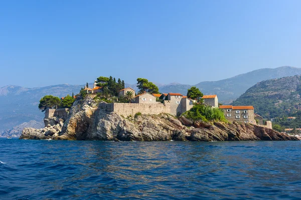 La città vecchia su un'isola rocciosa — Foto Stock