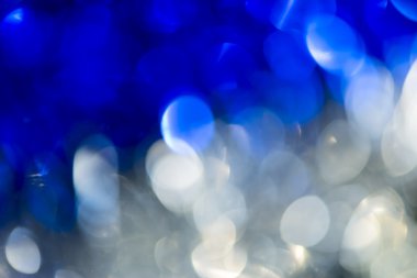 białe i niebieskie tło zamazane pole