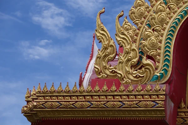 The sculpture on temple wall in Thailand which open for public — Stock Photo, Image