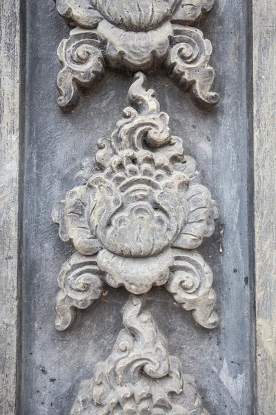 The sculpture on temple wall in Thailand which open for public — Stock Photo, Image