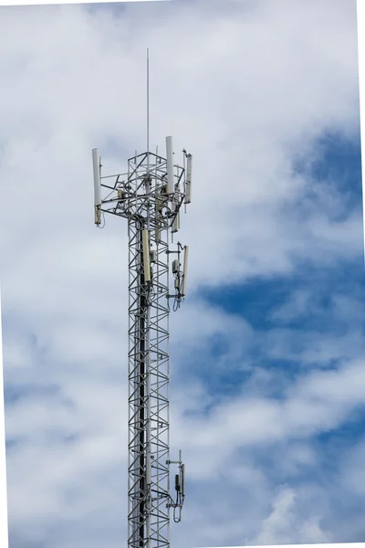 Antena de telecomunicaciones — Foto de Stock