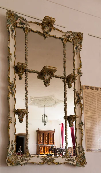Miclosoara Ρουμανία Kalnoky Κάστρο Πολύχρωμο Διακοσμημένο Rococo Καθρέφτη Στο Κάστρο — Φωτογραφία Αρχείου