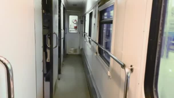 火车车厢里的内部。运输和旅行概念 — 图库视频影像