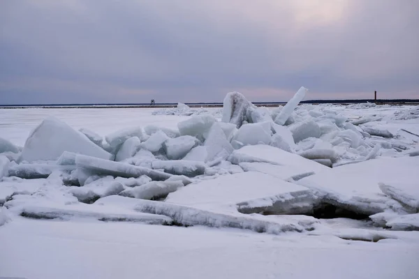 Льодові Гормаки Купа Уламків Льоду Балтійському Морі Стиснення Крижаного Покриву — стокове фото