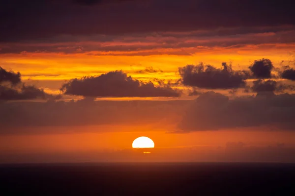 海の上に美しい夕日 コピースペース — ストック写真