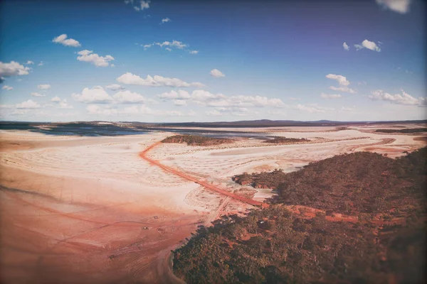 Πανόραμα Outback Track στη Δυτική Αυστραλία ρετρό αναλογική φωτογραφία — Φωτογραφία Αρχείου