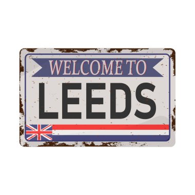 Beyaz arka planda izole edilmiş Leeds metal yol levhası.
