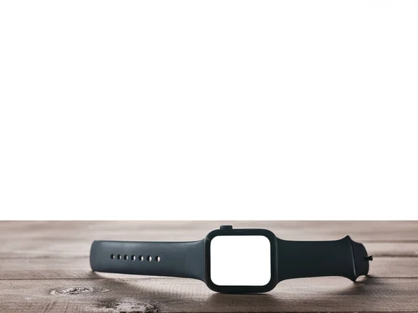 Czarny Inteligentny Zegarek Stole Izolowanym Tłem — Zdjęcie stockowe