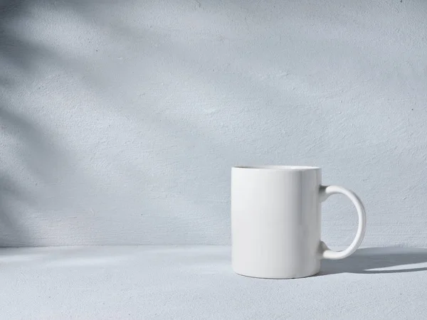 Белая Чашка Сером Фоне — стоковое фото