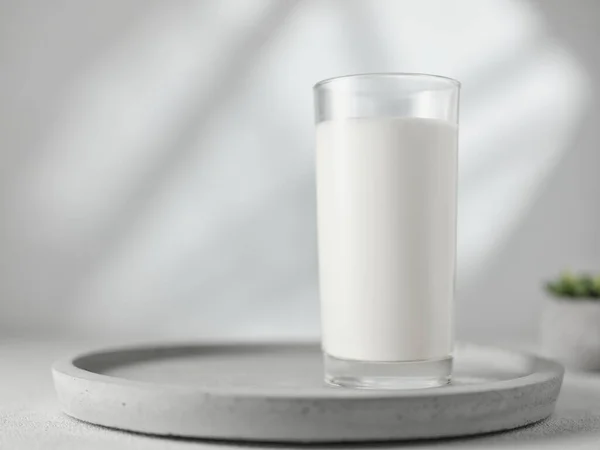 Стакан Свежего Молока Столе — стоковое фото