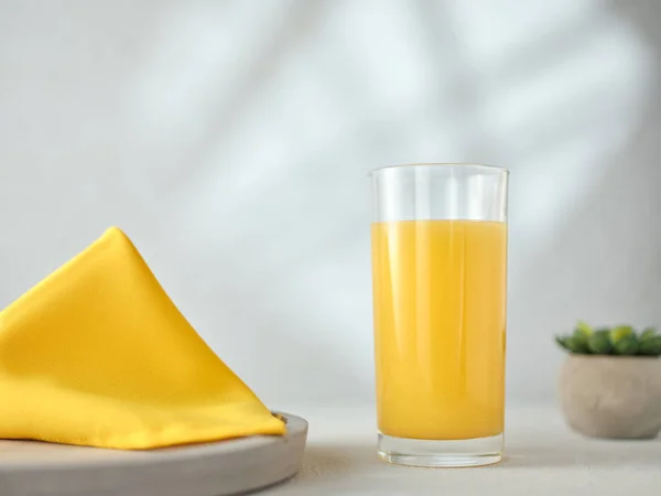 Verre Jus Orange Sur Table Cuisine — Photo