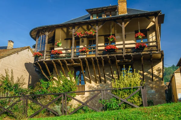 Montignacの美しい家の詳細 フランス2021年10月 — ストック写真