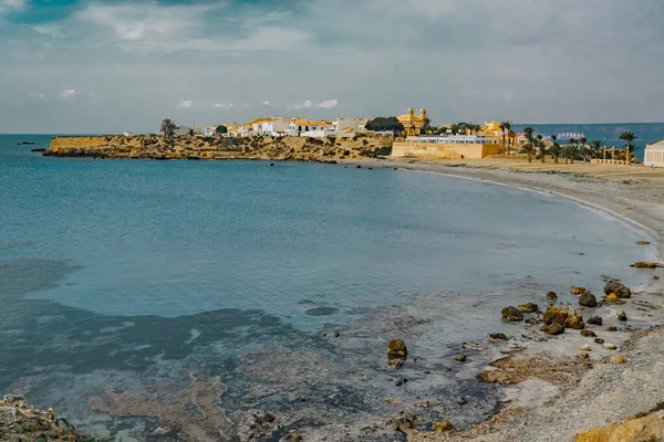 Alicante 'deki Tabarca Adasının plajları. İspanya.