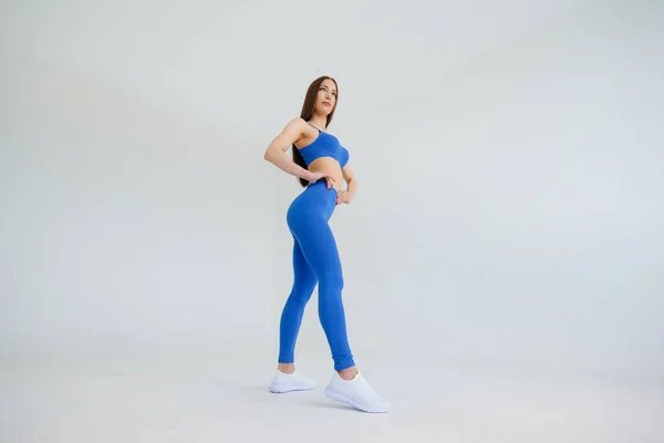 Sexy Mladá Dívka Provádí Sportovní Cvičení Bílém Pozadí Fitness Zdravý — Stock fotografie