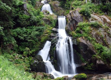 Kara Orman 'da Triberg Şelalesi Güzel bir yaz gününde