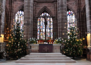 Nuremberg Almanya 'sındaki St. Lorenz Katedrali' nin Şölen İçi