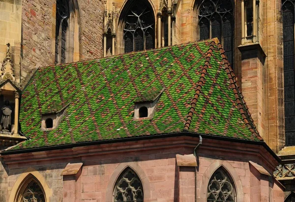 Placi Acoperiș Verde Roșu Catedrala Martin Din Colmar Alsacia Franța — Fotografie, imagine de stoc