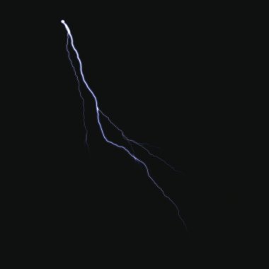 Fırtınalı yaz gecelerinde gök gürültüsü, şimşekler ve yağmur ve grunge dokusuyla birleşir.