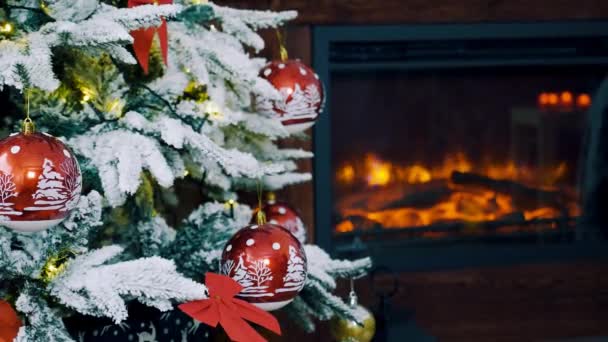 Verbazingwekkend Kerstinterieur Met Uitzicht Een Wintersneeuwstorm Geanimeerde Nieuwjaarssfeer Met Sneeuw — Stockvideo